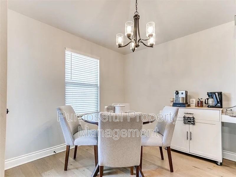 8701 Ricard Dr - Photo 7 of 30