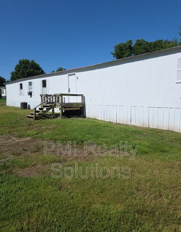 305 W Dixieland - Photo 2 of 26