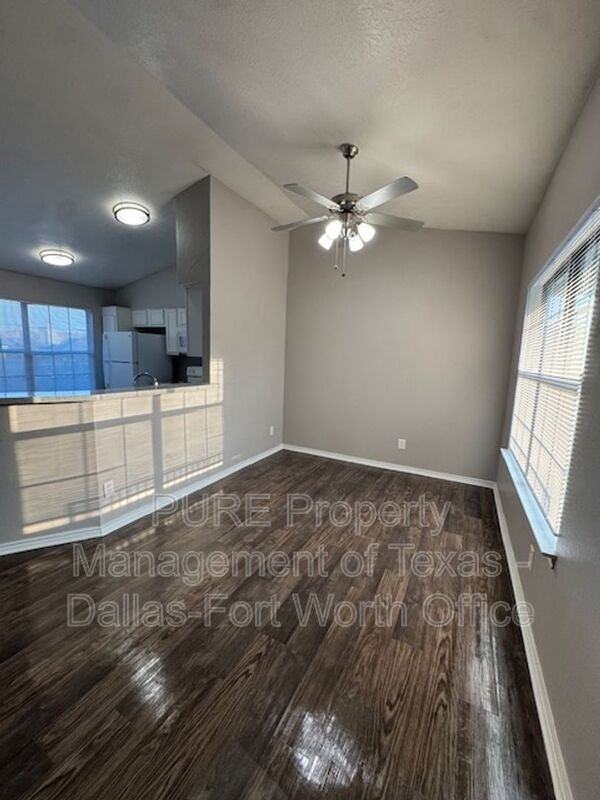 802 Castleglen Dr #203 - Photo 3 of 20