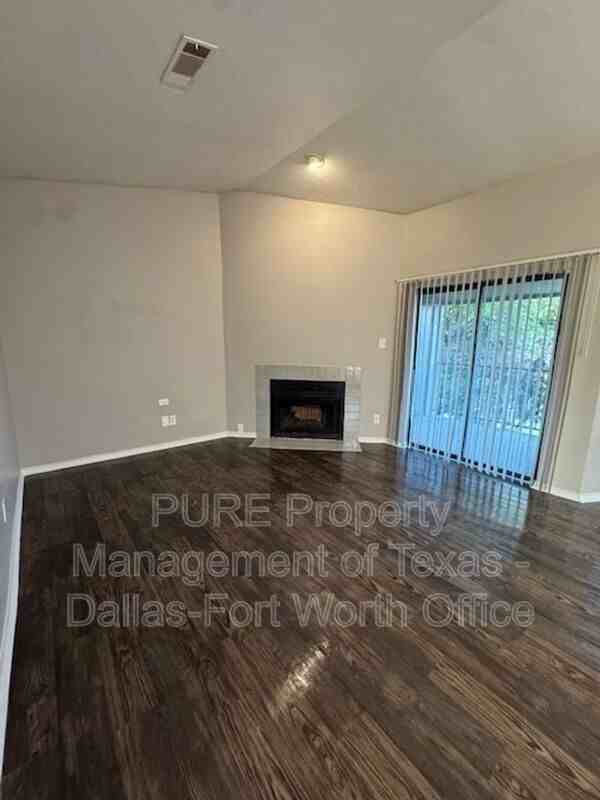 802 Castleglen Dr #203 - Photo 4 of 20