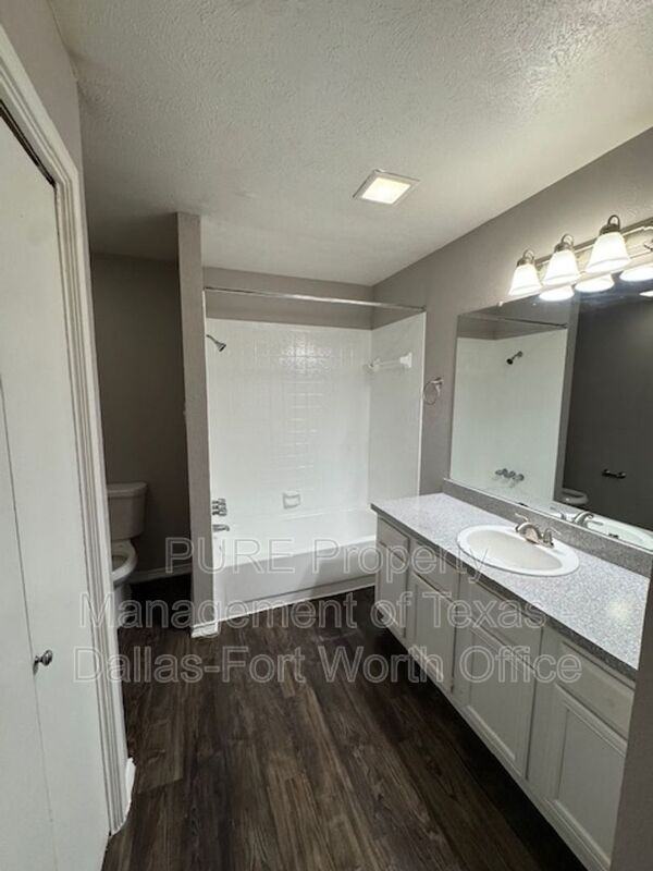 802 Castleglen Dr #203 - Photo 7 of 20