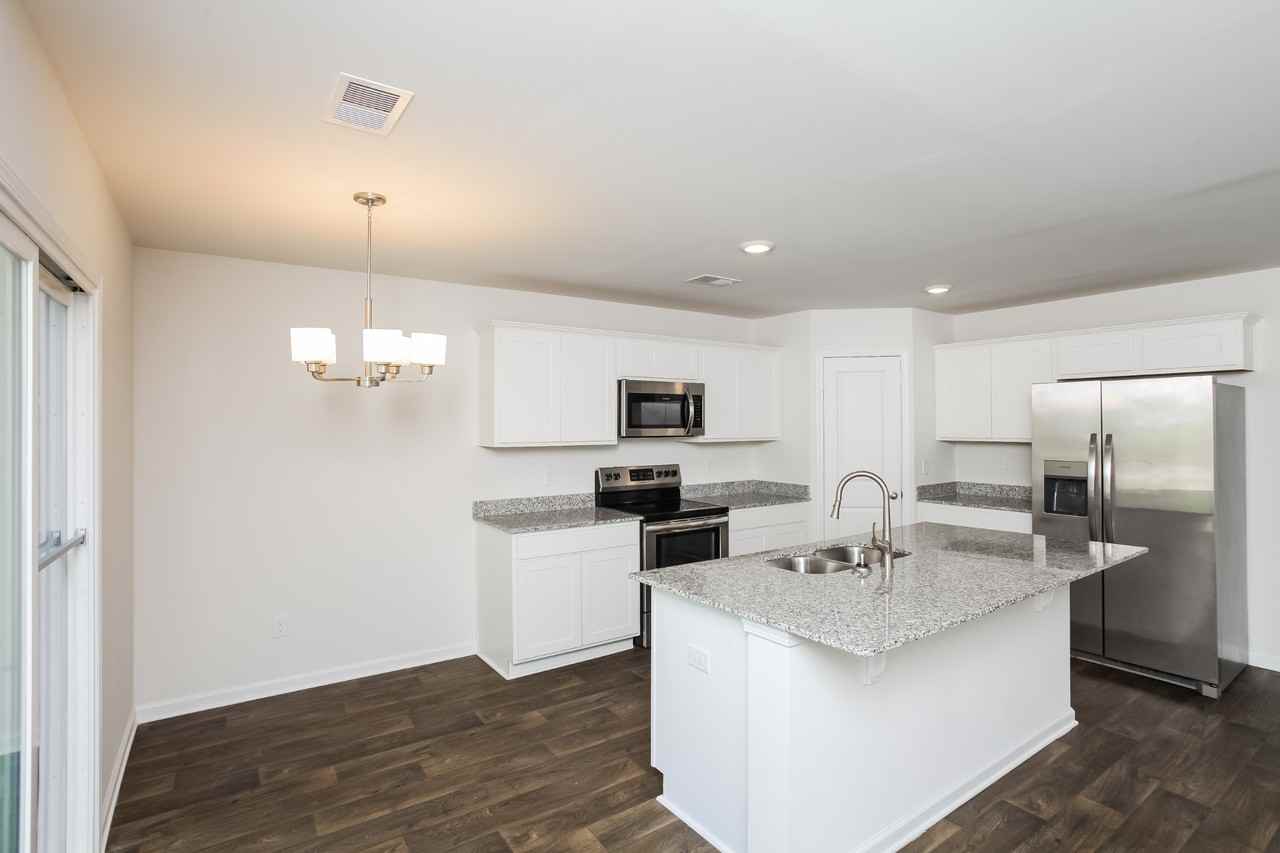1302 1302 Gardner St - Photo 6 of 16