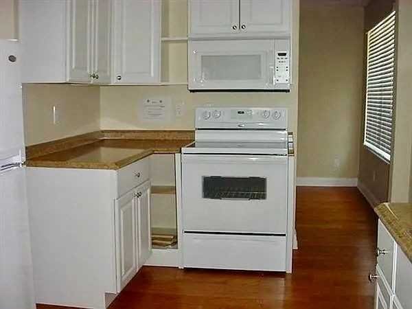 205 S Federal Hwy - Photo 2 of 9