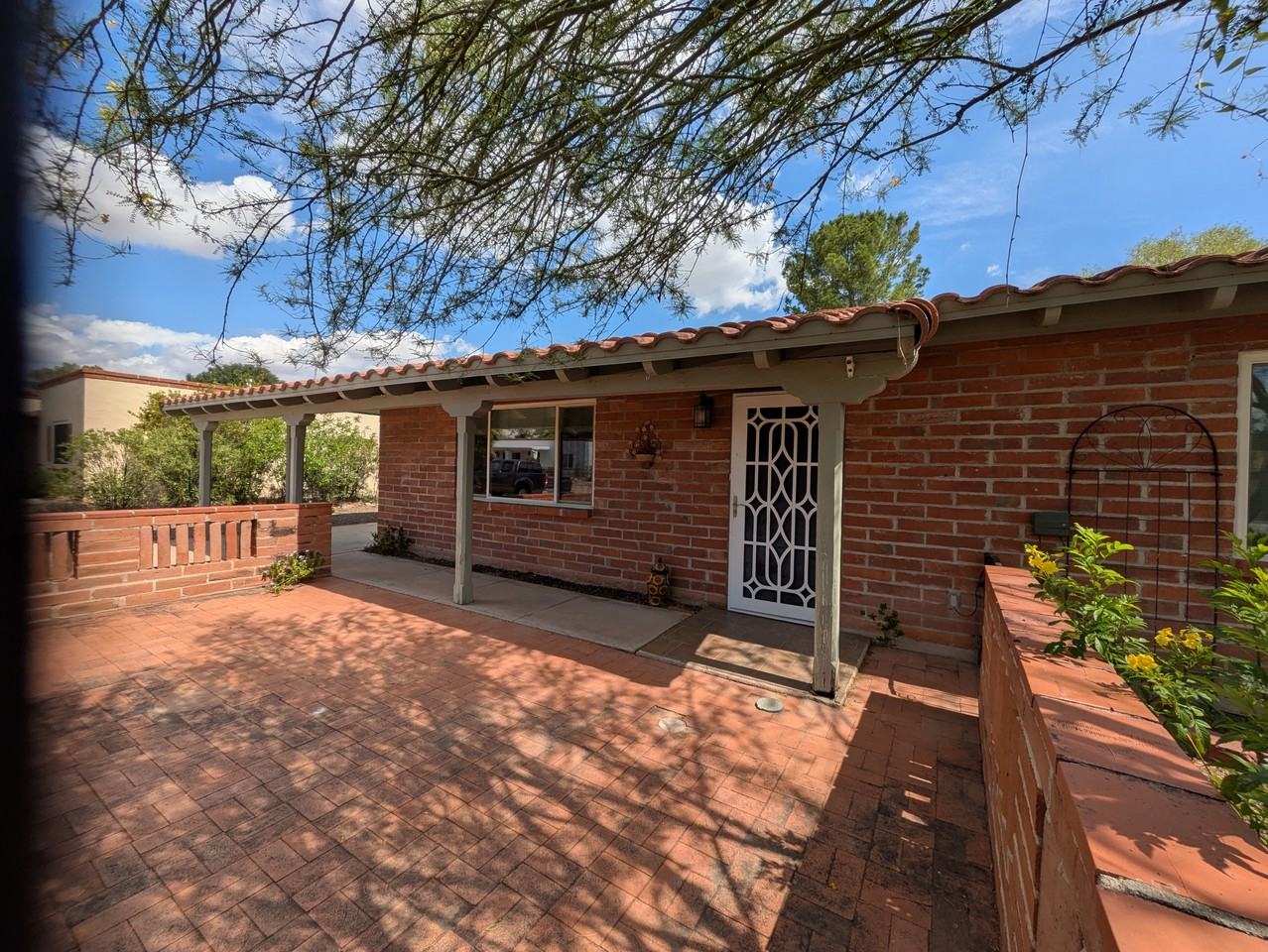 133 E La Soledad - Photo 2 of 18