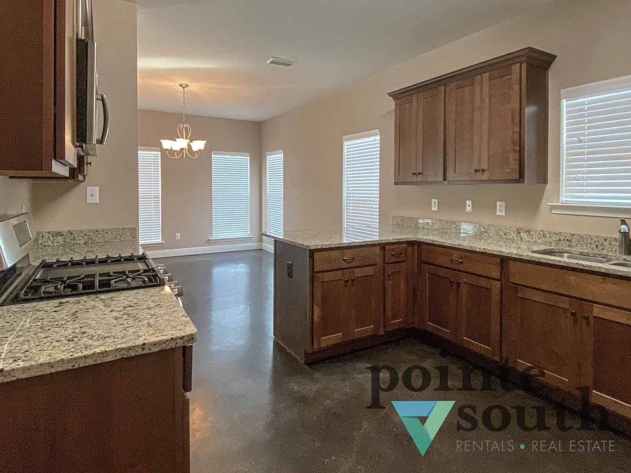 12919A Churchill Dr - Photo 3 of 14