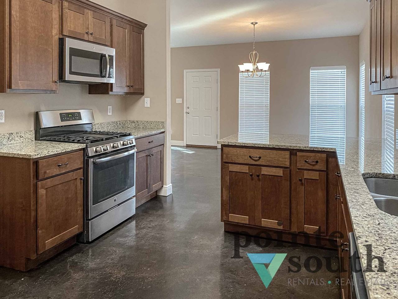 12919A Churchill Dr - Photo 5 of 14