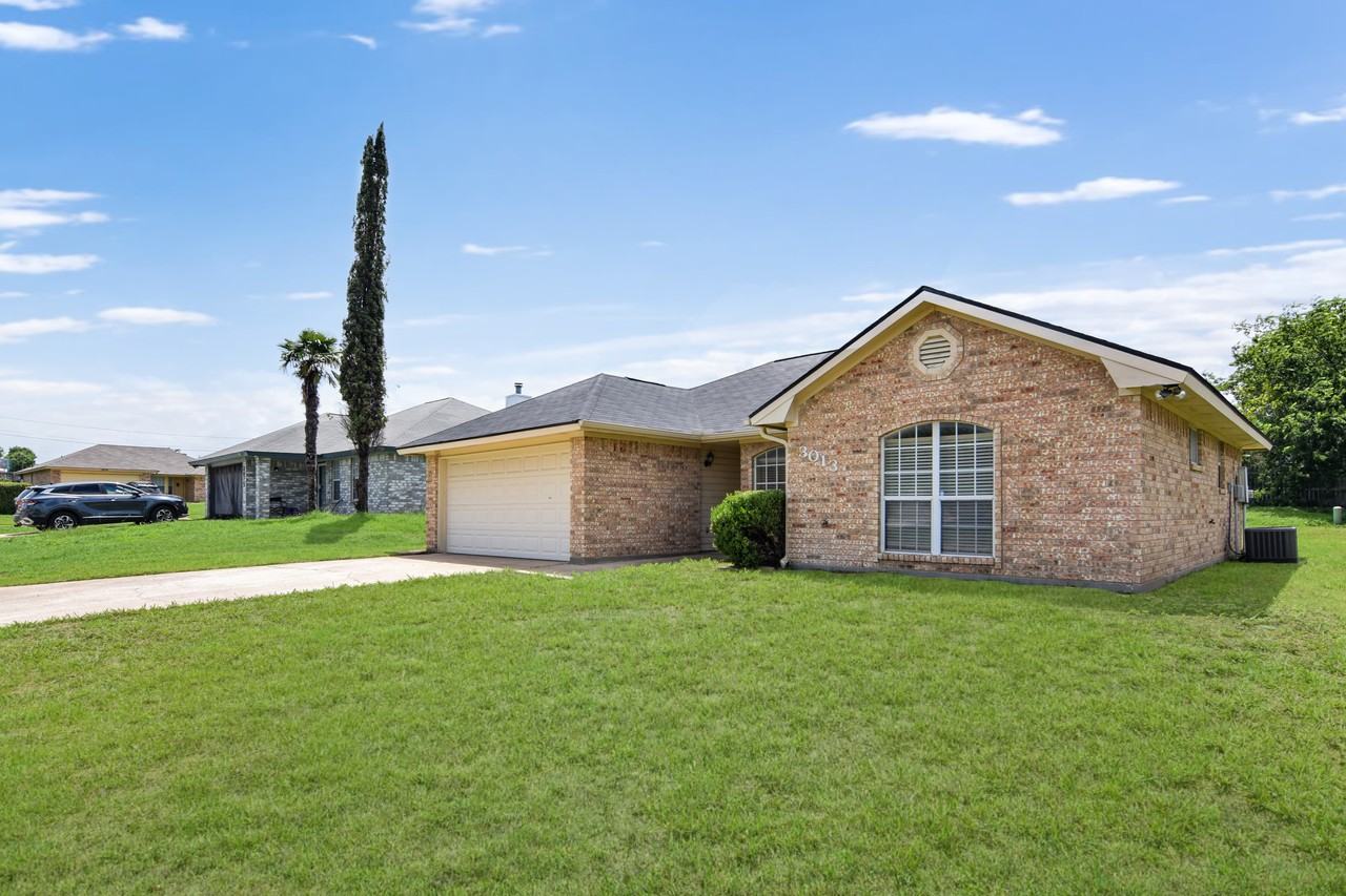 3013 Boydstun Loop - Photo 3 of 19