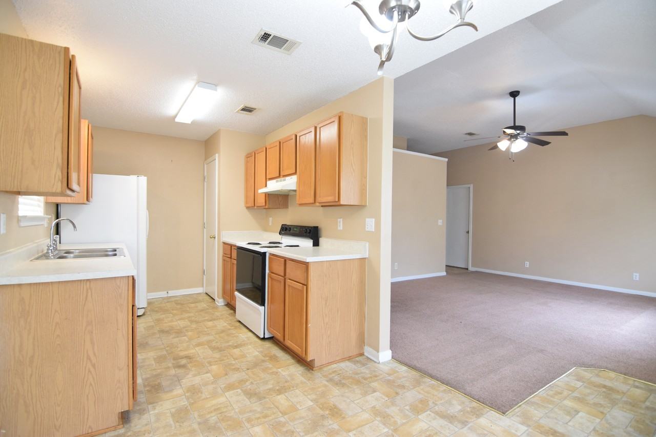 3013 Boydstun Loop - Photo 4 of 19