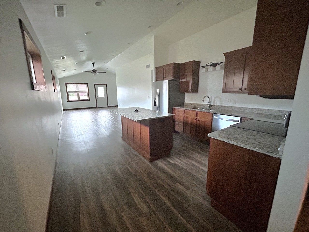 1775 Aspen Ct - Photo 2 of 16
