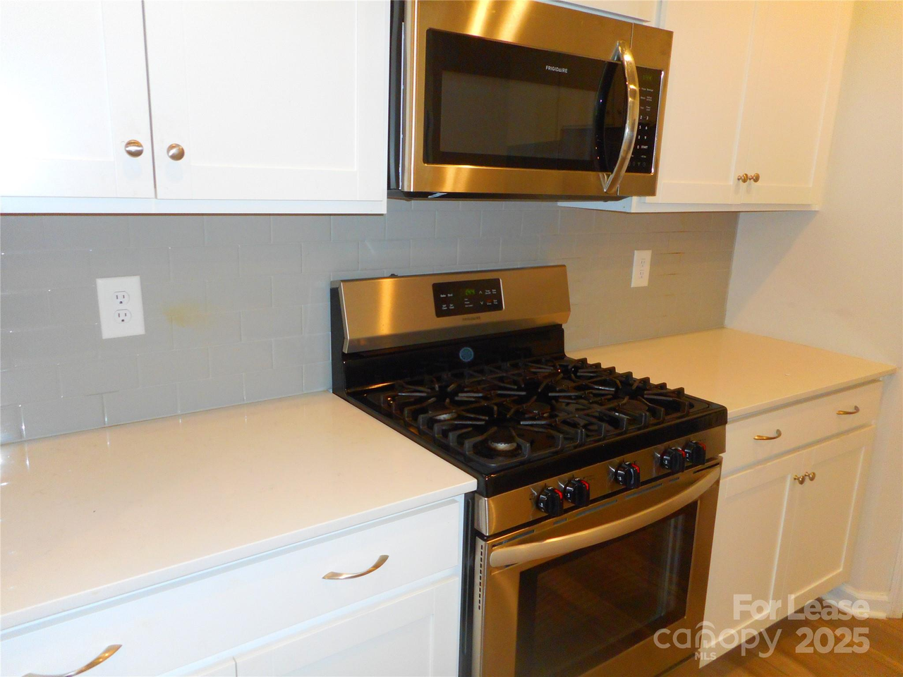 12715 Wandering Brook Dr - Photo 7 of 22