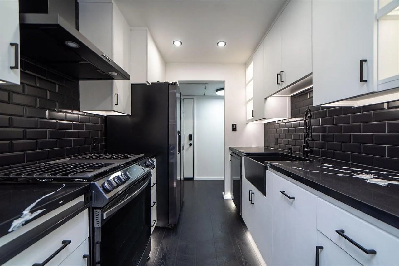 2458 Larkspur Ln - Photo 2 of 7