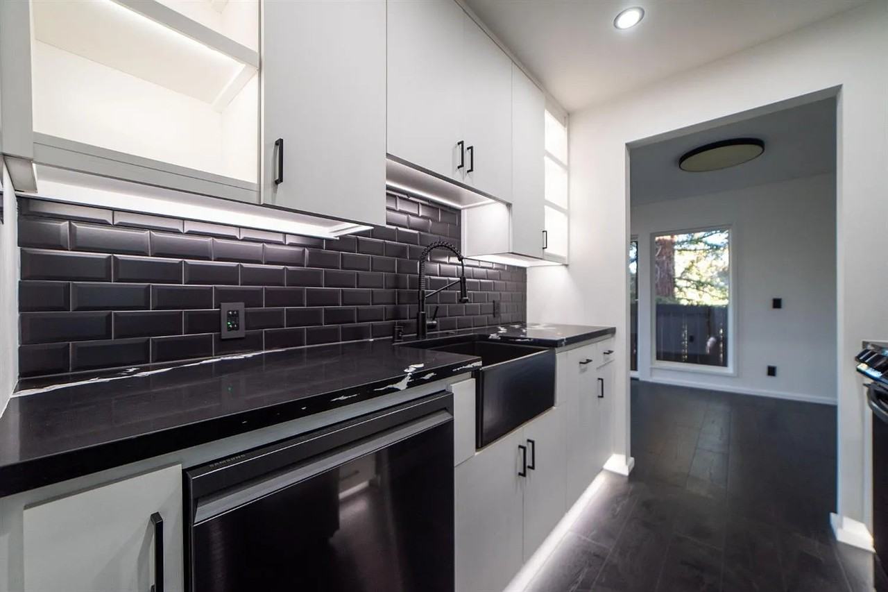 2458 Larkspur Ln - Photo 3 of 7