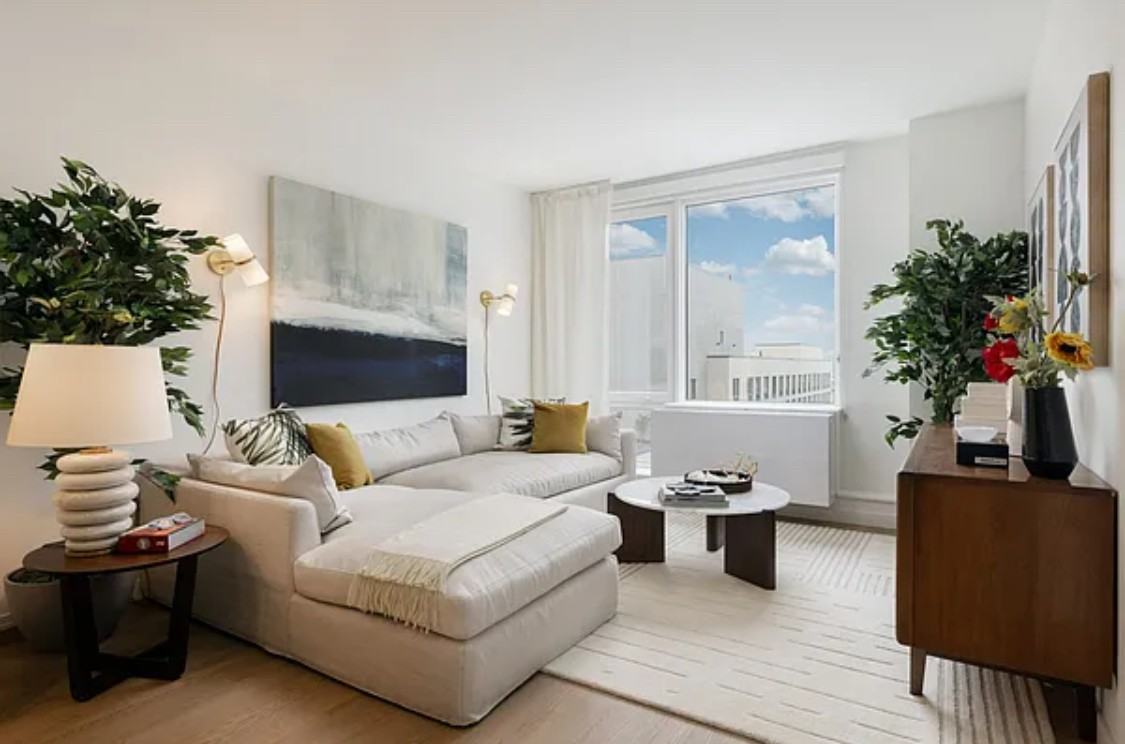 407 W 206Th St - Photo 2 of 12