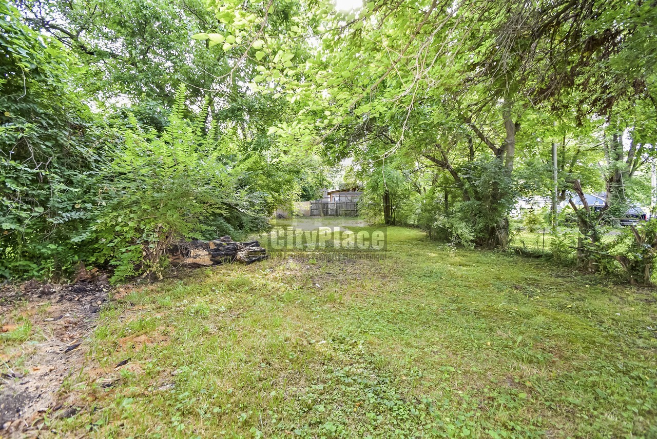 2921 N Gladstone Ave - Photo 5 of 19