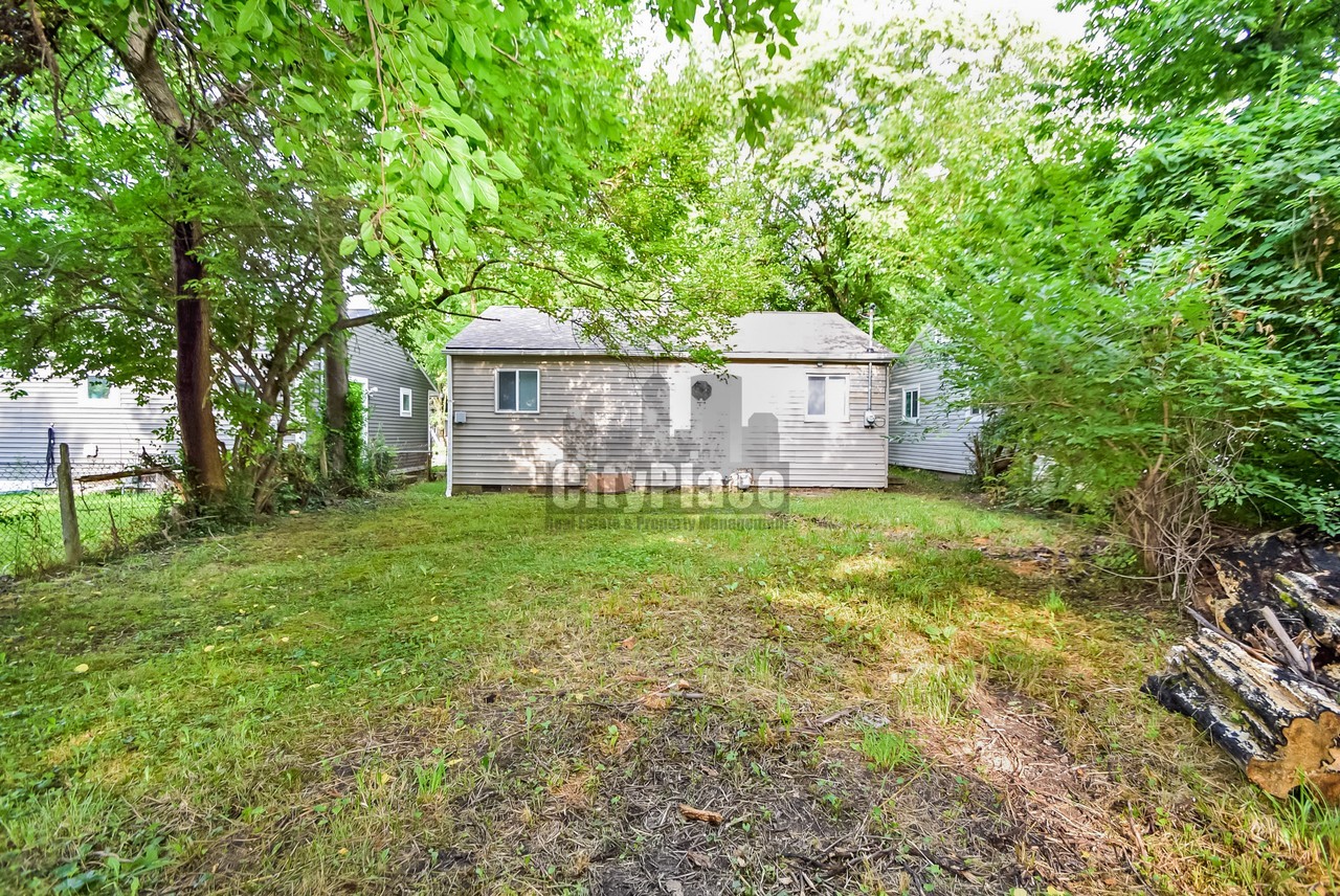 2921 N Gladstone Ave - Photo 6 of 19