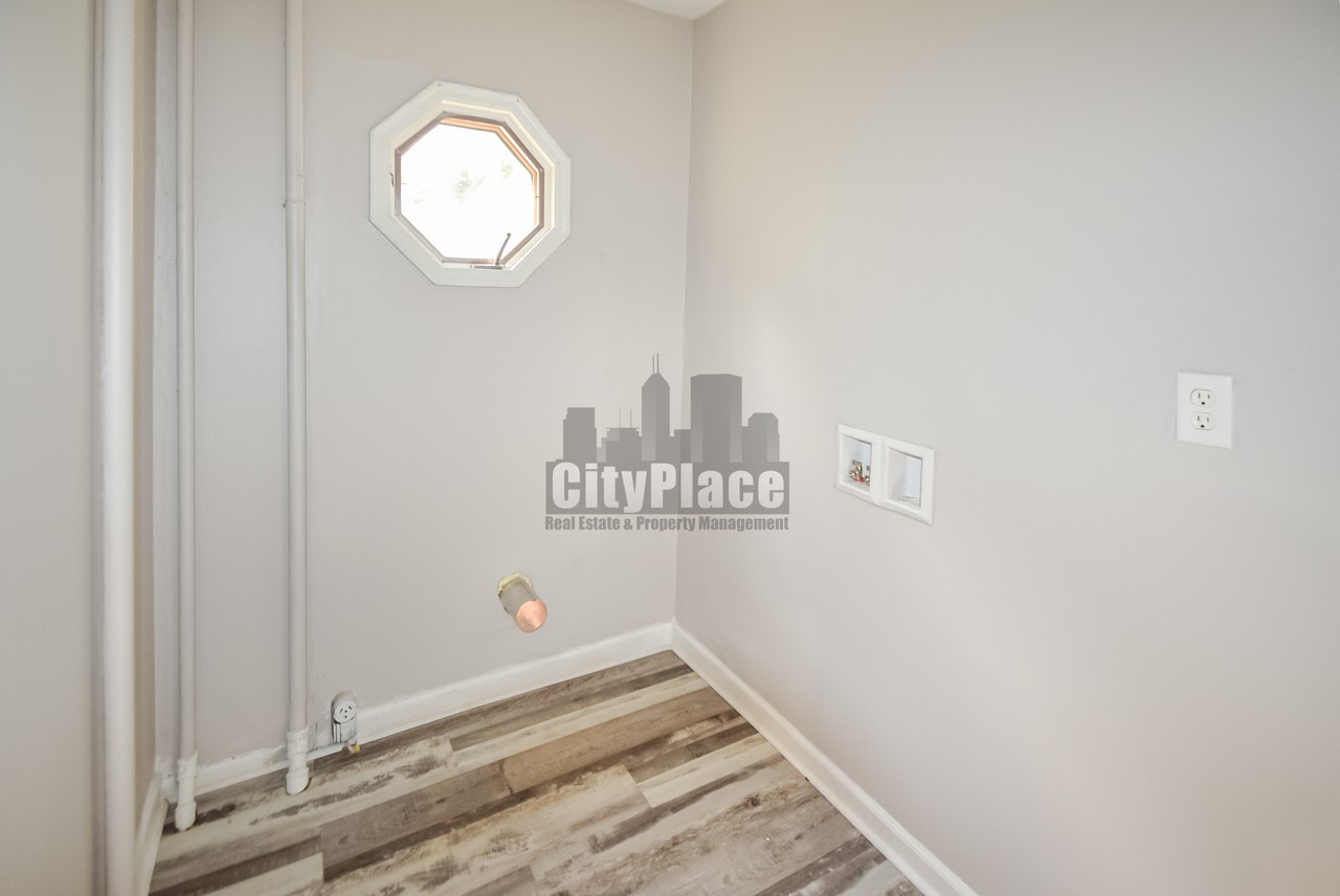 2921 N Gladstone Ave - Photo 7 of 19