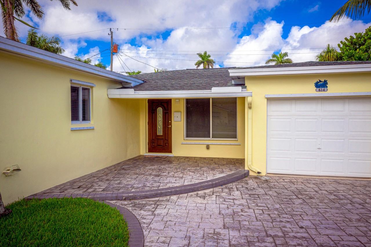 614 N 31st Rd #614 - Photo 2 of 29