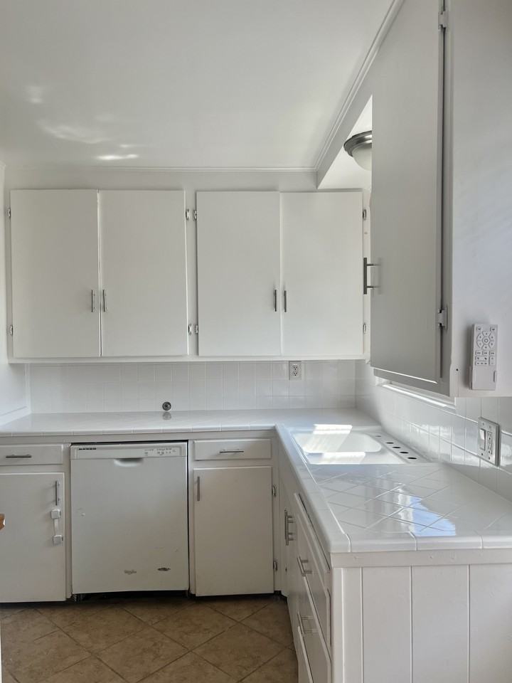 5818 Pickering Ave #NA - Photo 6 of 23