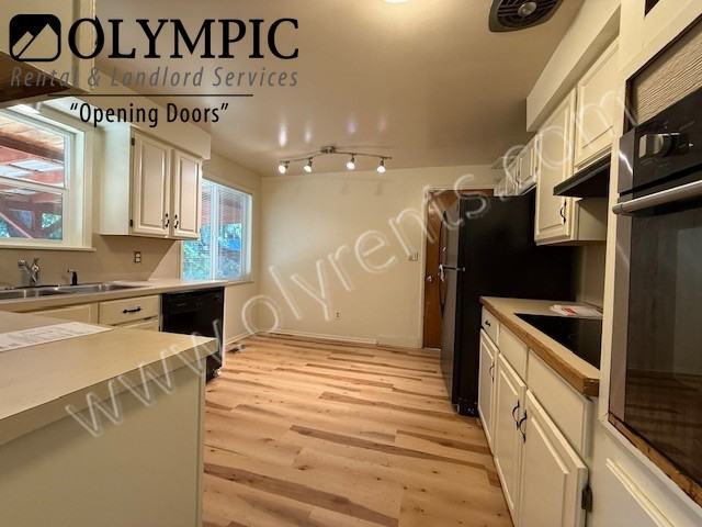 2422 22nd Ave Se - Photo 4 of 14