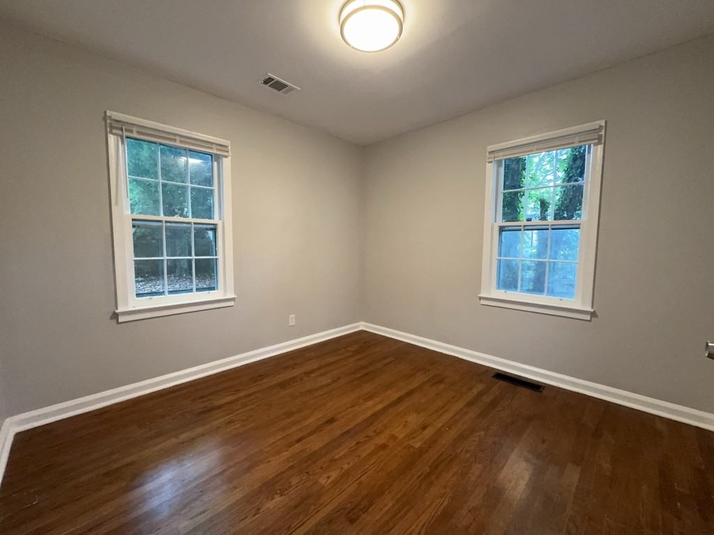 121 Howell Rd - Photo 5 of 20