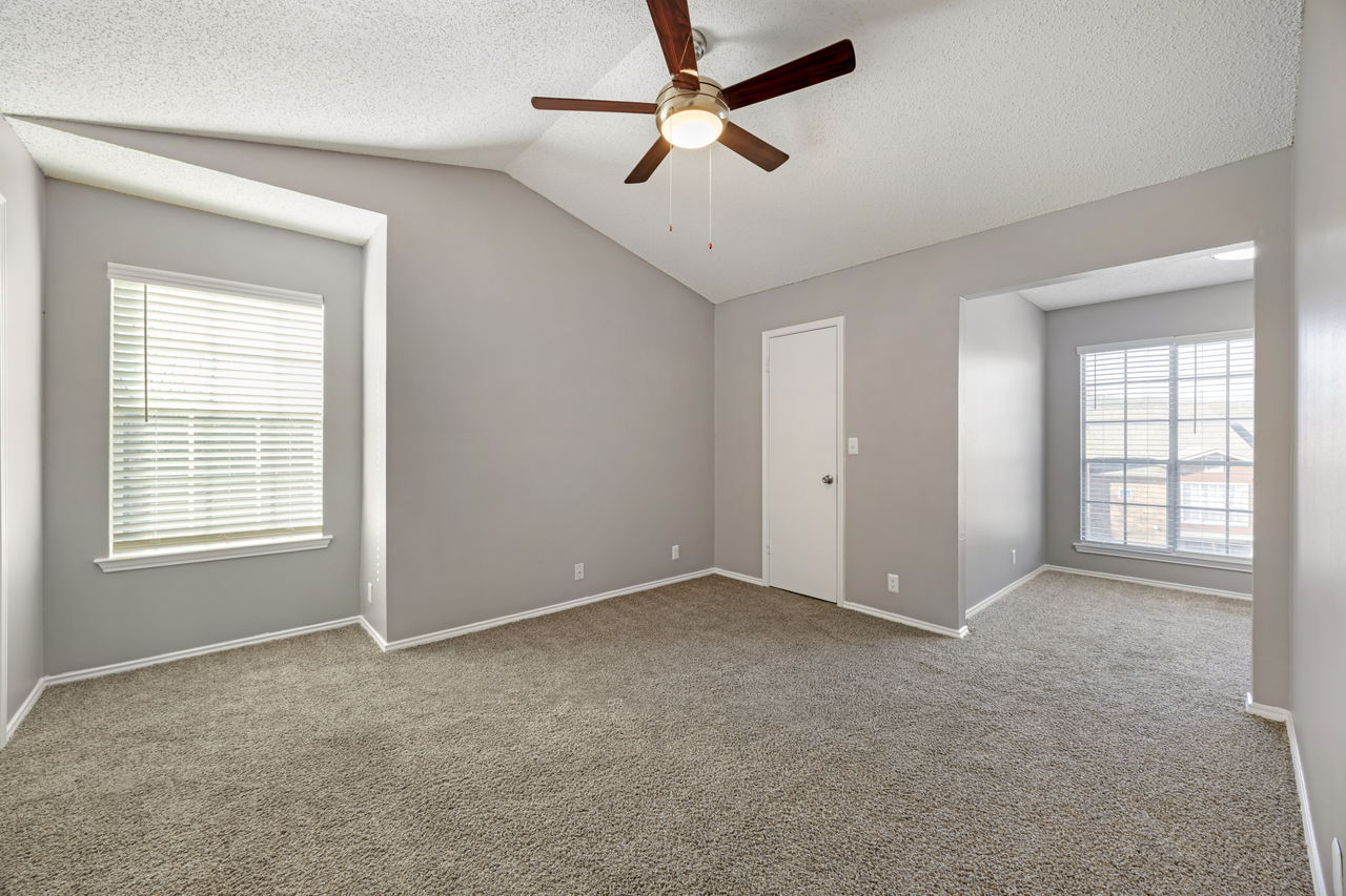 The Landry - Photo 6 of 7