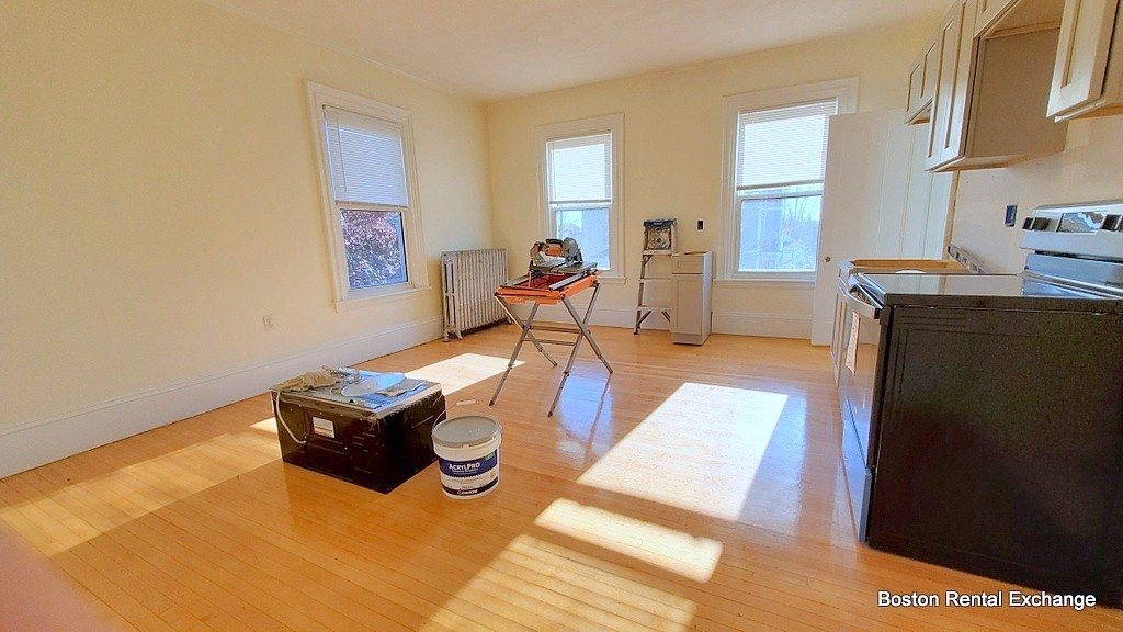 145 Highland Ave #4