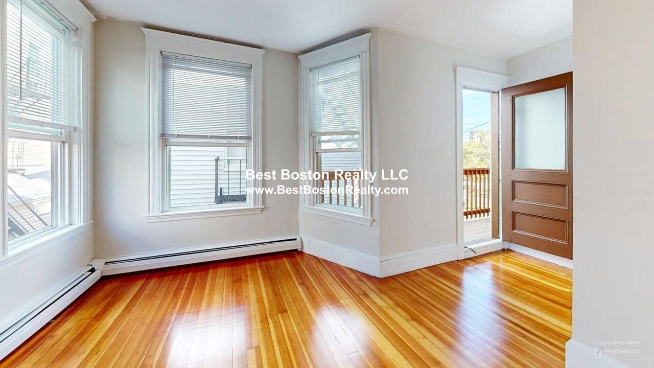 16R Warren Ave #4 - Photo 2 of 8