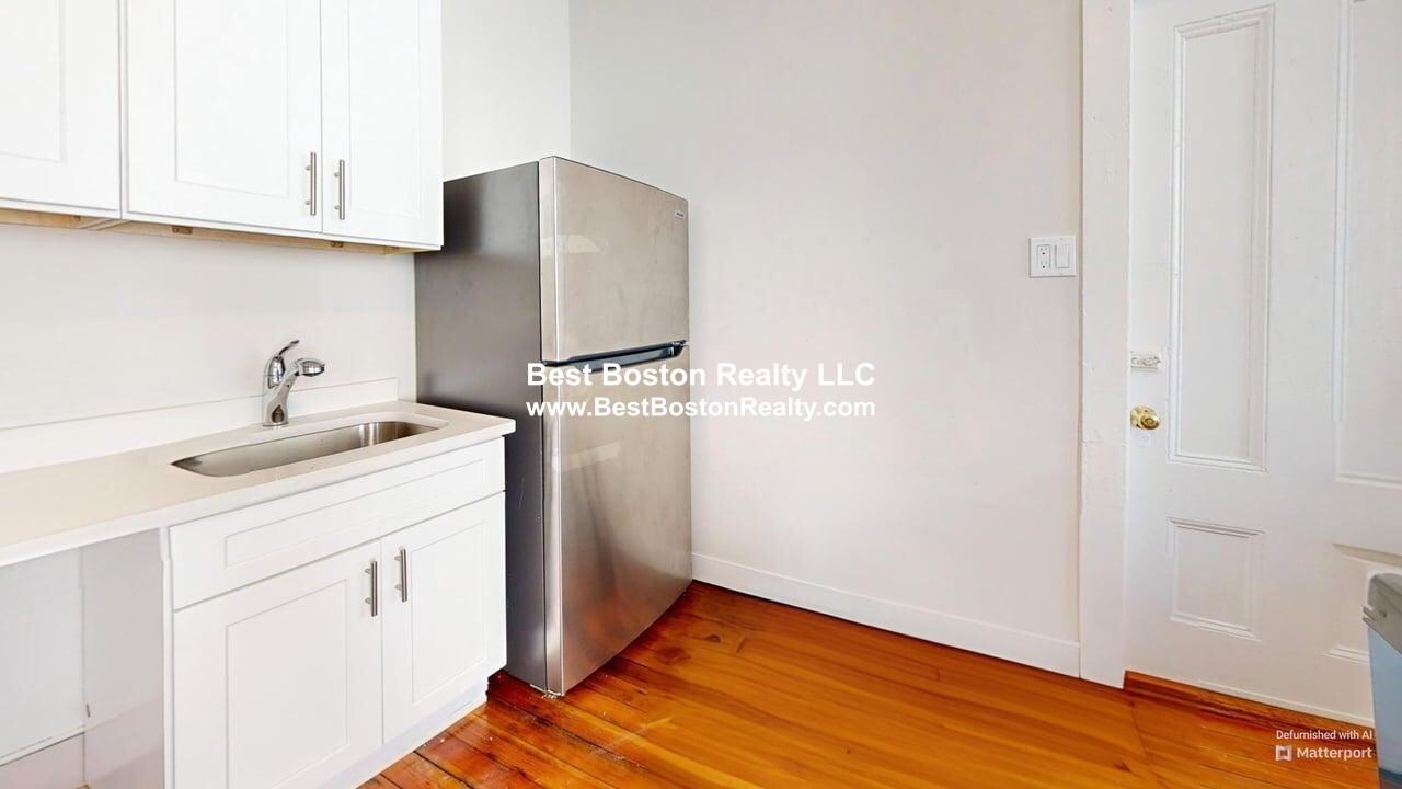 16R Warren Ave #4 - Photo 3 of 8