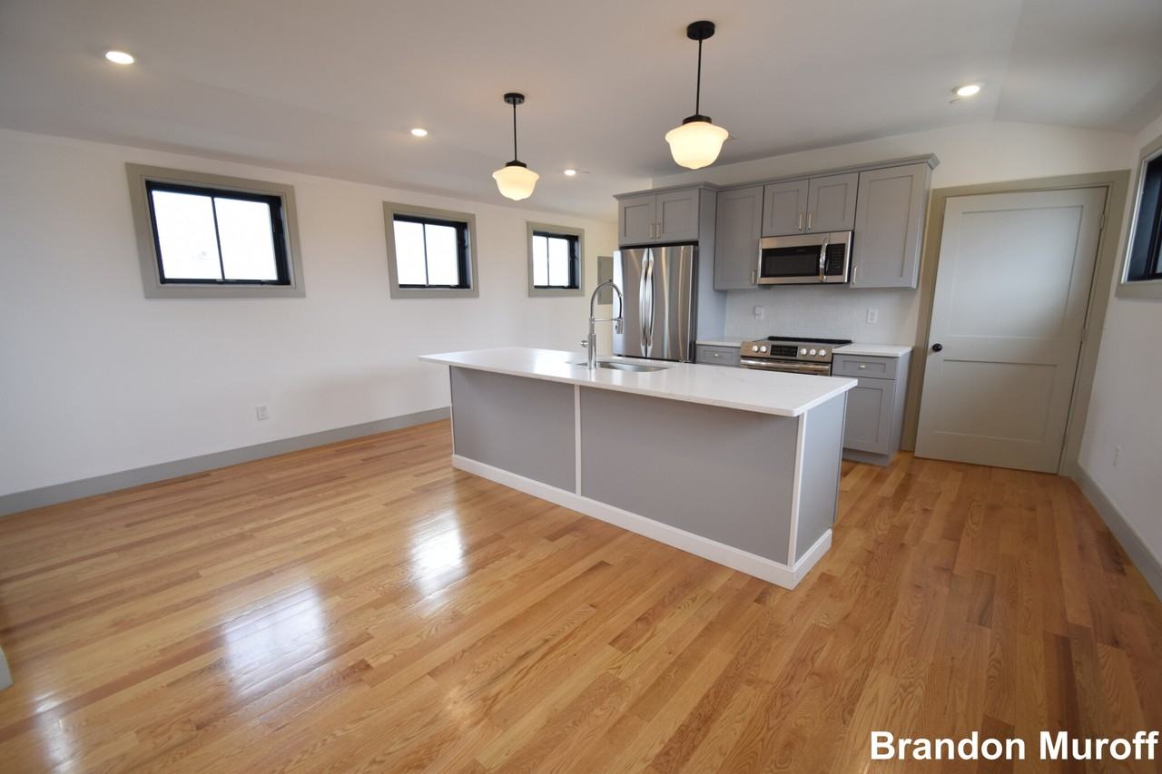 18 Maywood St #4 - Photo 3 of 26