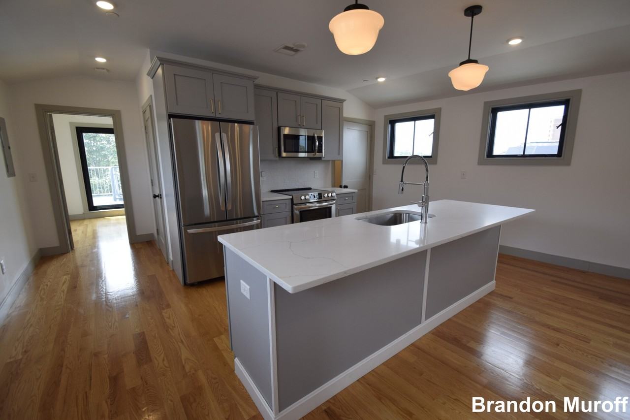 18 Maywood St #4 - Photo 5 of 26