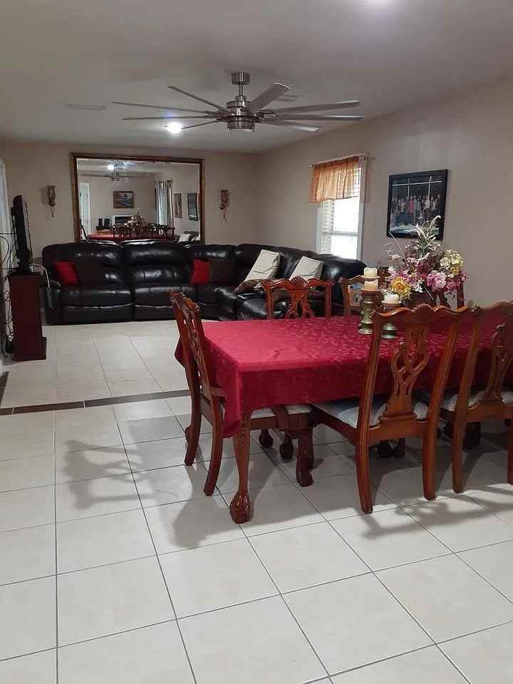 811 McKenny Ave - Photo 4 of 10