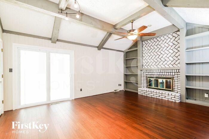 9029 Alden St - Photo 2 of 15