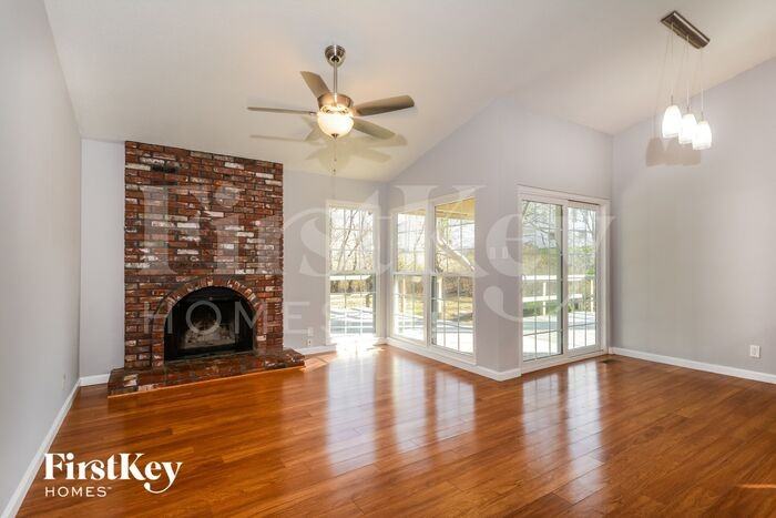 213 Hollyberry Ct - Photo 2 of 15