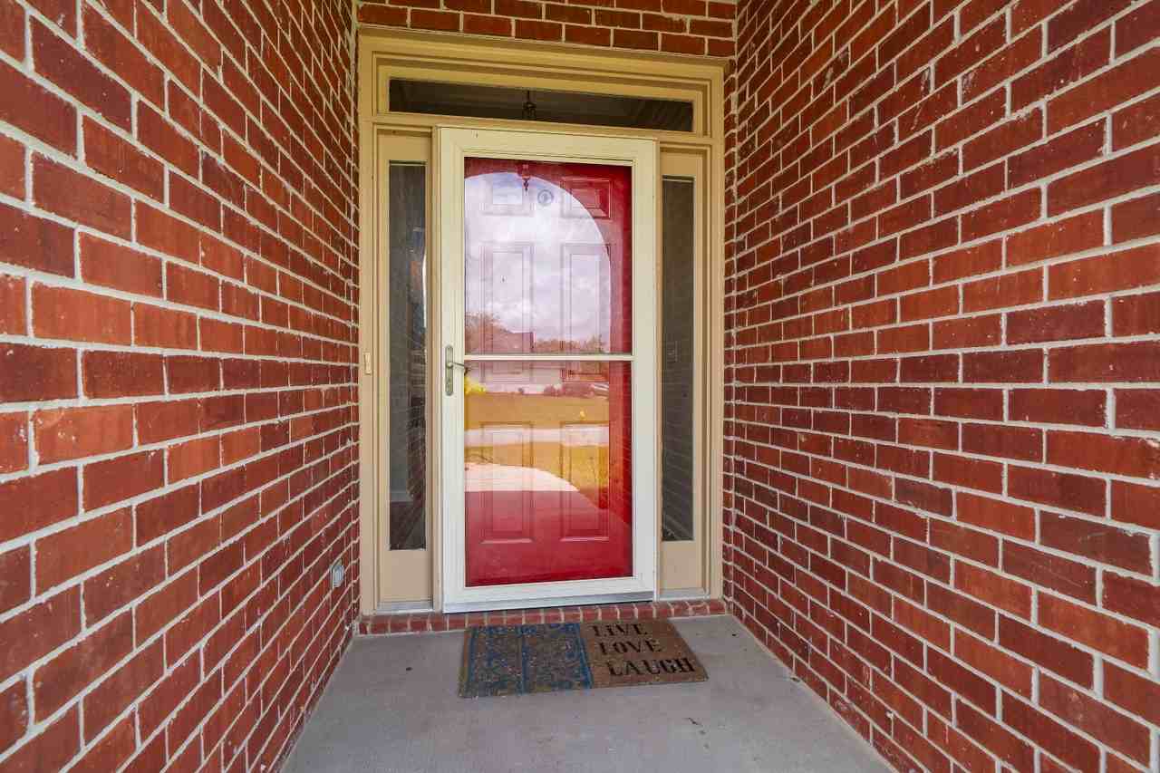 800 Waterford Cir - Photo 7 of 20