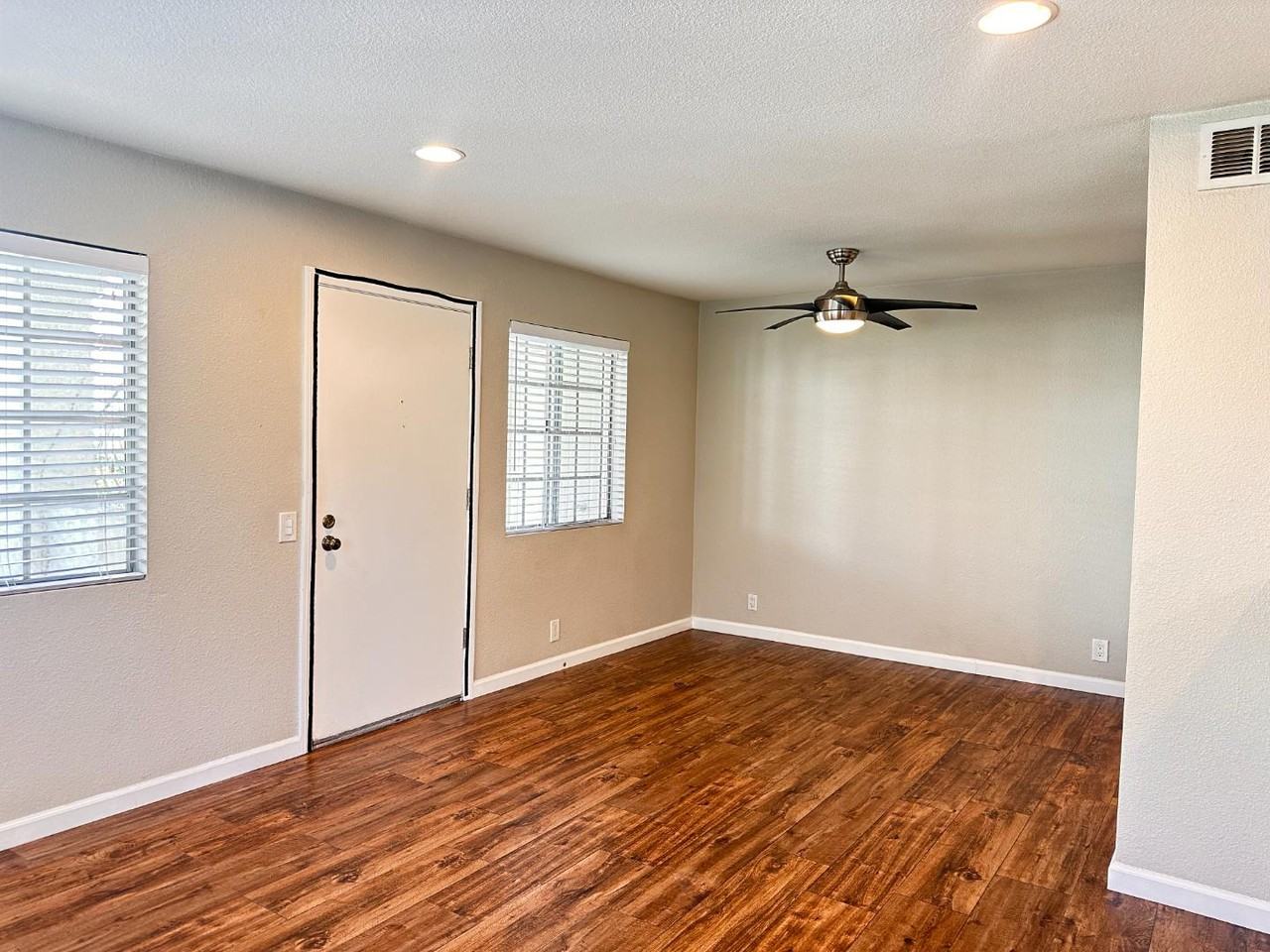 774 Eastshore Ter - Photo 7 of 20