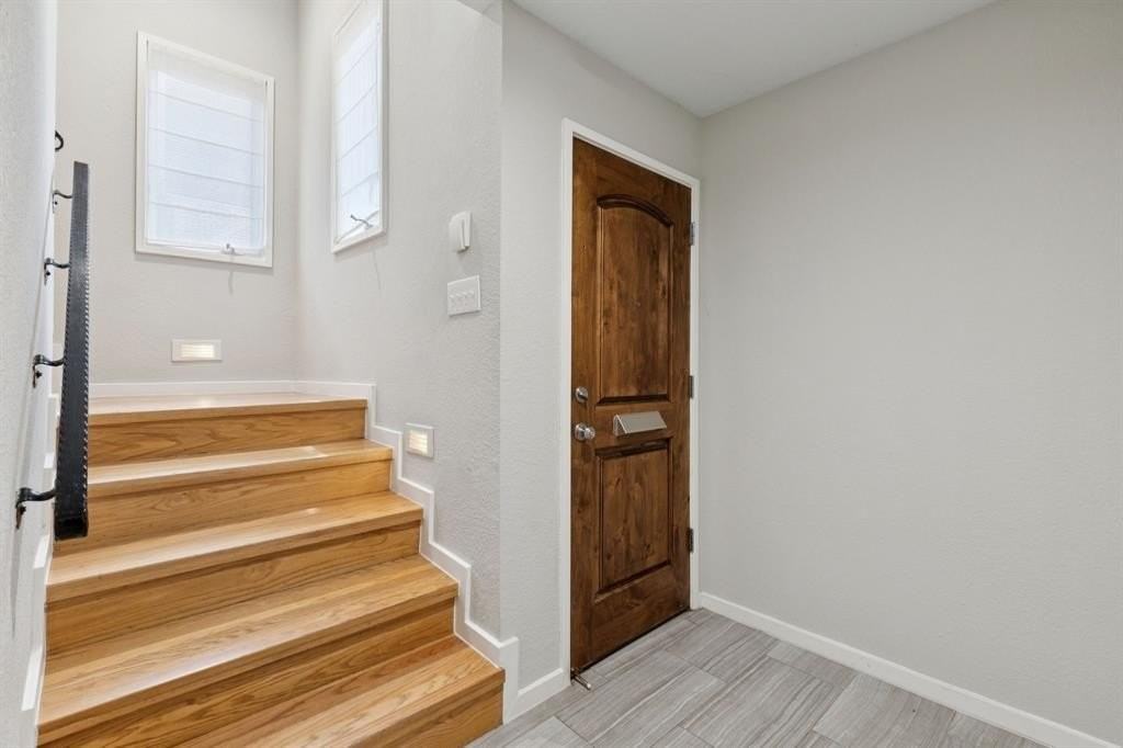 3321 Rosedale Ave #4 - Photo 4 of 27