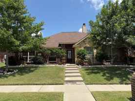 924 Lincoln Dr - Photo 1 of 1