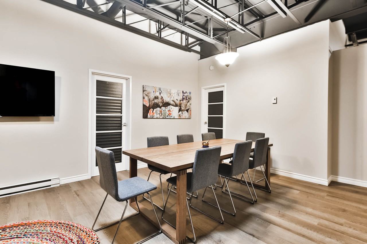 2070 Rue Clark #403 - Photo 4 of 13