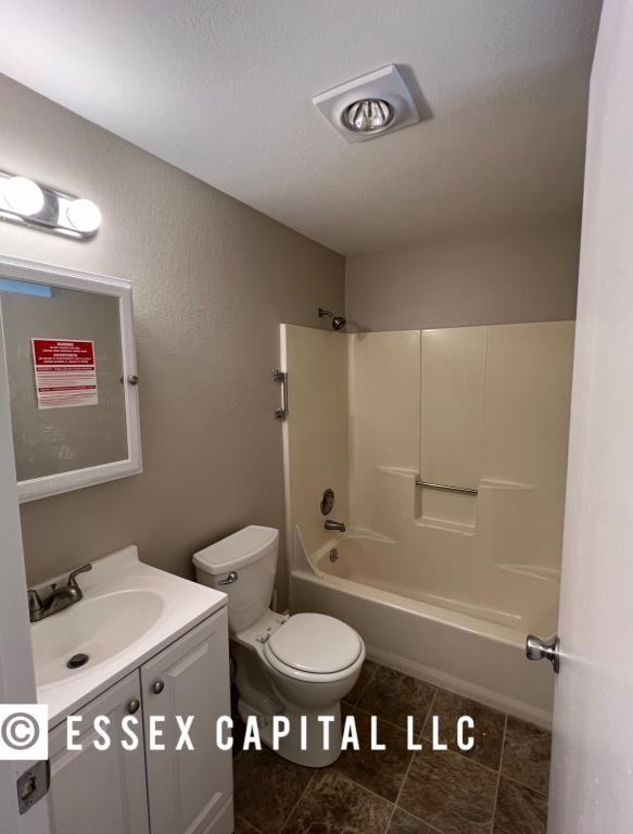 401 Edgewood Ct Se - Photo 3 of 8