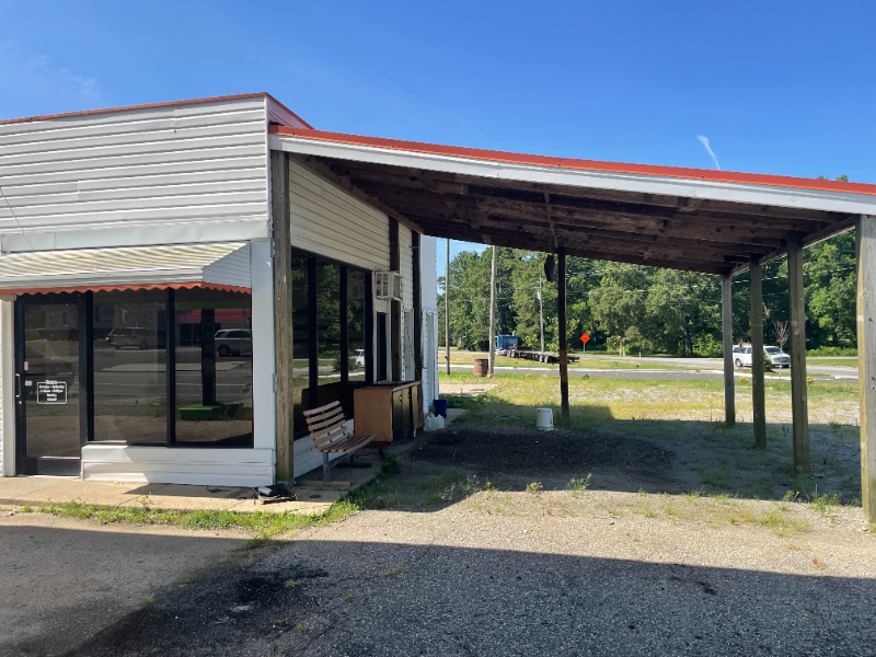 102 E Green St - Photo 5 of 6