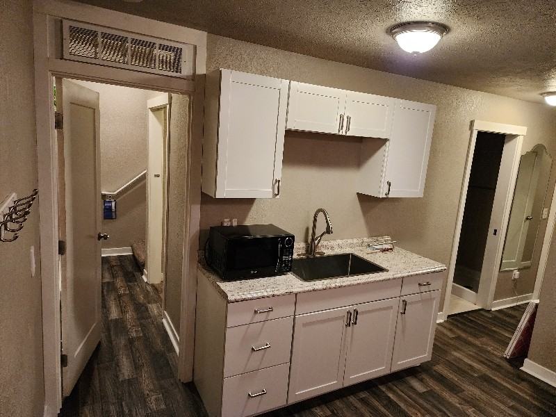 1619 W Providence Ave - Photo 2 of 6