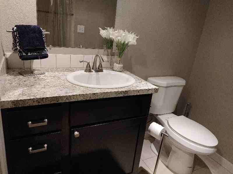 1619 W Providence Ave - Photo 5 of 6