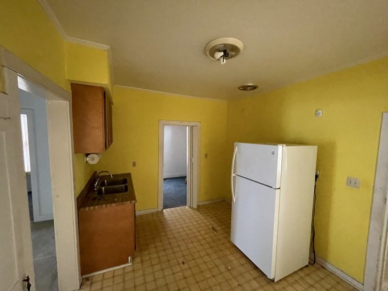 1546 Tecumseh St - Photo 6 of 6