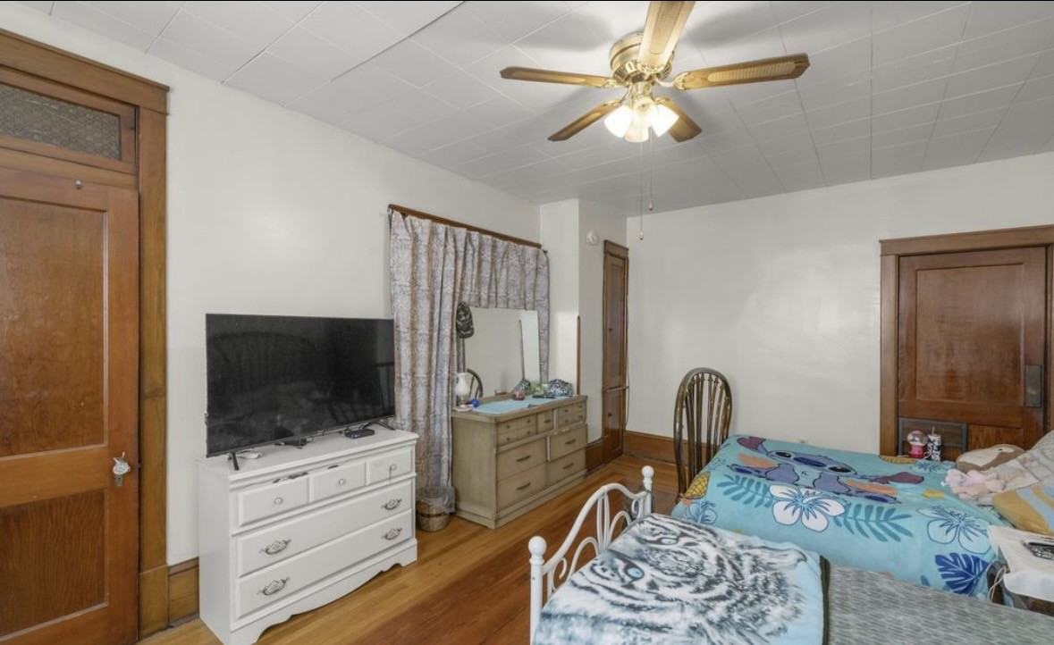 225 E King St - Photo 6 of 15