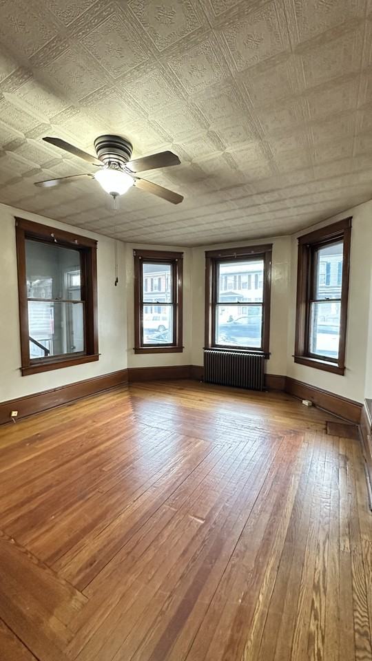 225 E King St - Photo 7 of 15