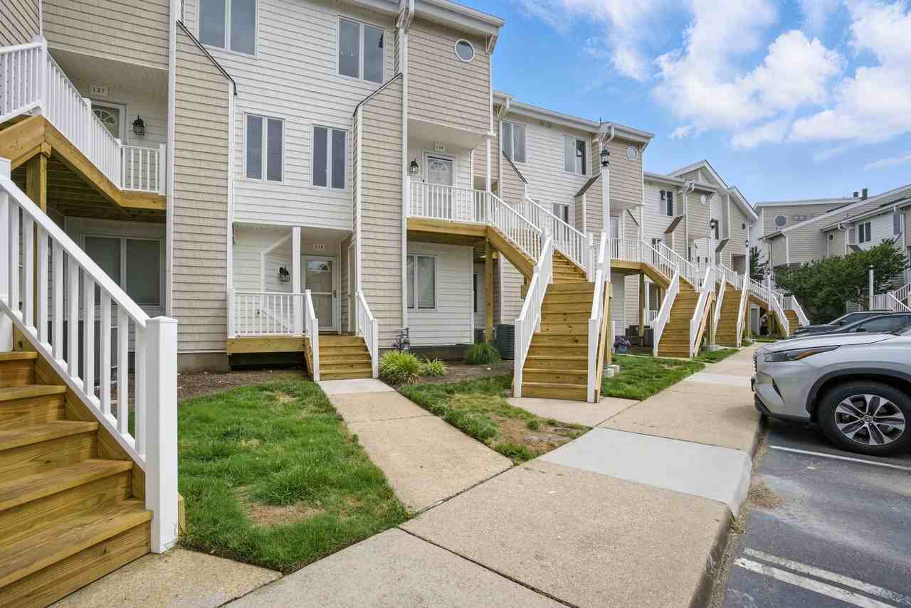 100 Pinewood Rd #128 - Photo 7 of 50