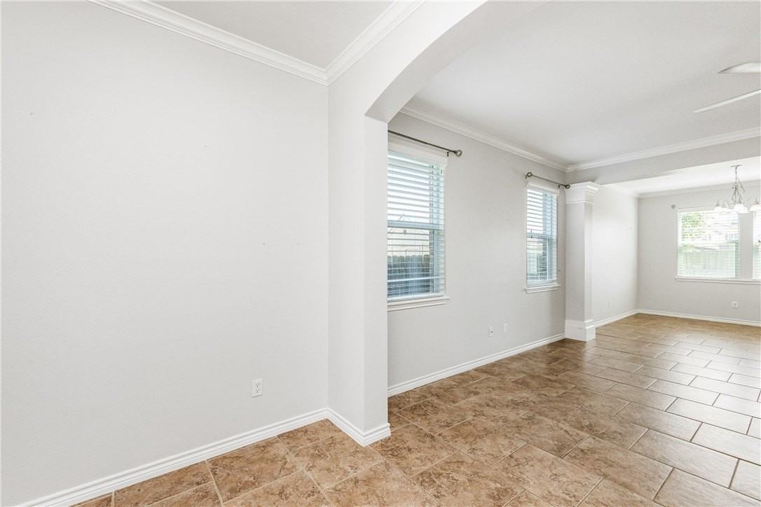 7241 Dunn's Point Drive - Photo 5 of 40