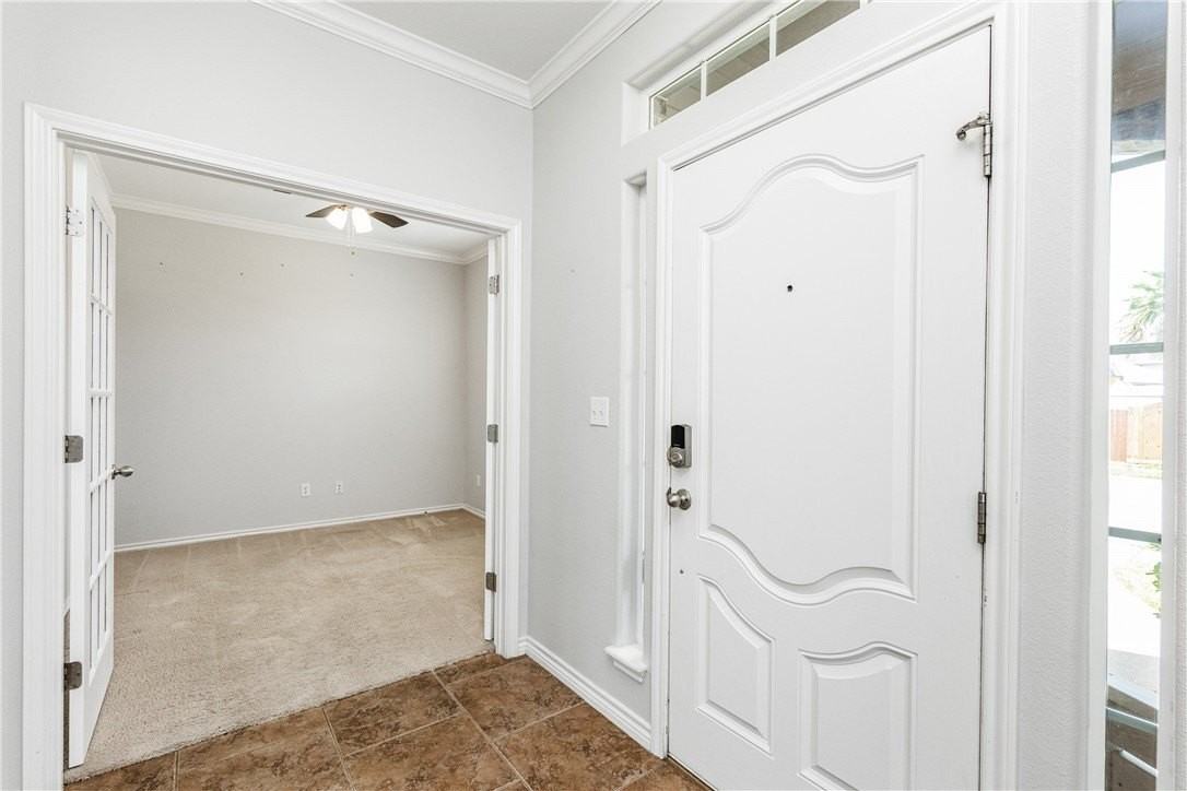 7241 Dunn's Point Drive - Photo 6 of 40