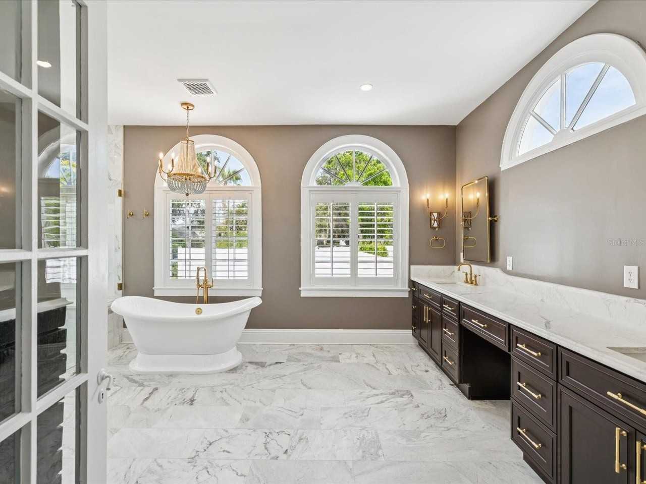 456 Gardenia St - Photo 7 of 50