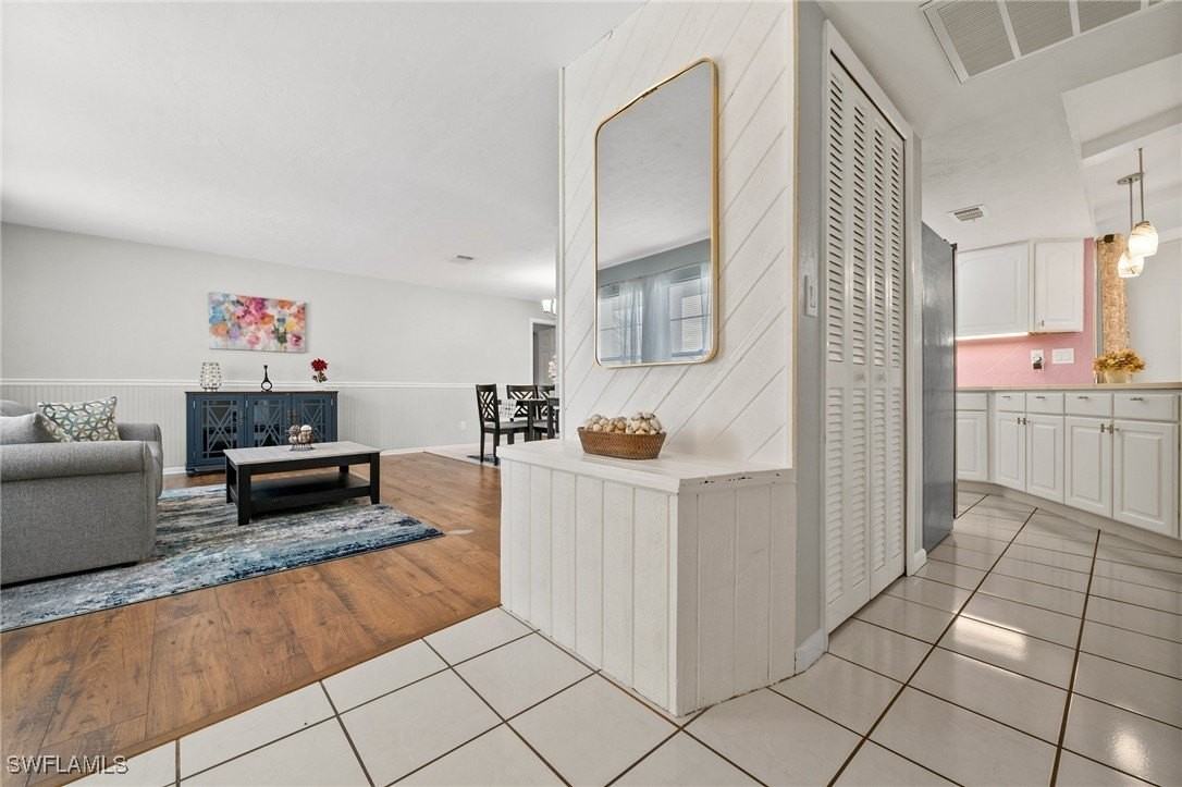 1410 Southeast 31st Terrace - Photo 4 of 49